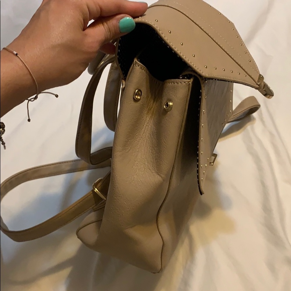 Backpack - Picture 6 of 9